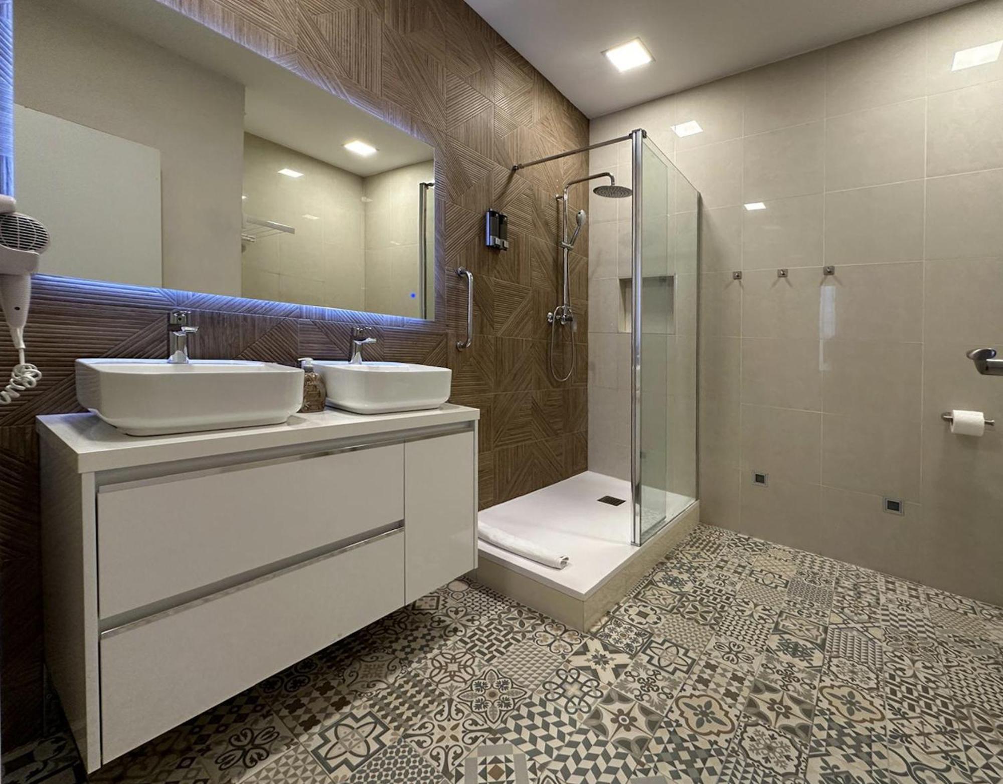 Apartament Colon Bcn 130 Mts 3 Dormitorios Port Vell บาร์เซโลนา ภายนอก รูปภาพ